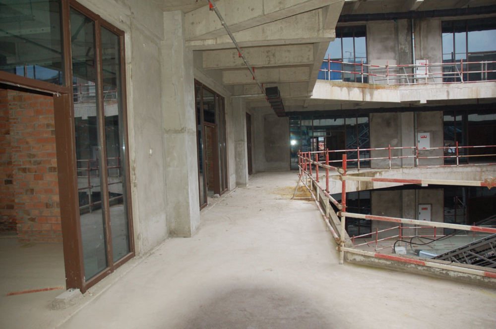 重慶忠縣國際汽摩機電城裝修現(xiàn)場實景圖