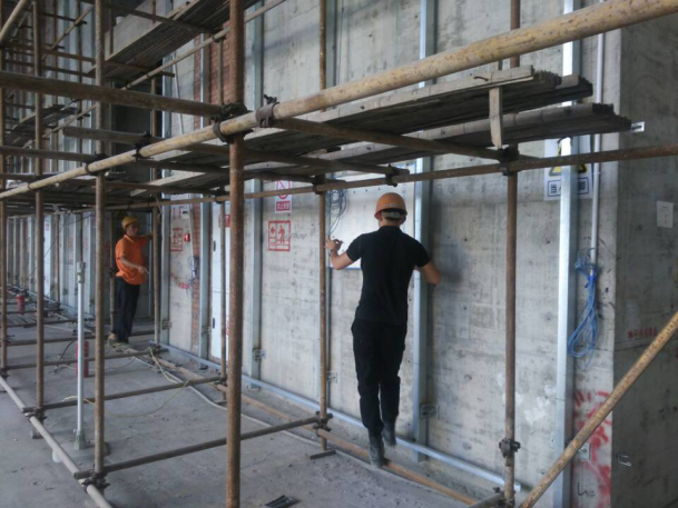 朗天通訊，室內裝修工程，墻面處理